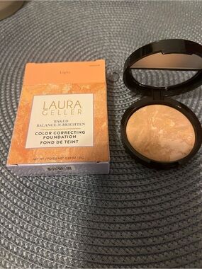 Laura Geller Baked Balance-N-Brighten Foundation Box - light